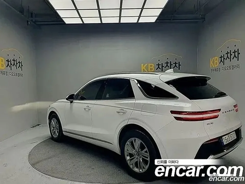 Genesis GV70 2.2 2WD 2022 — миниатюра 5