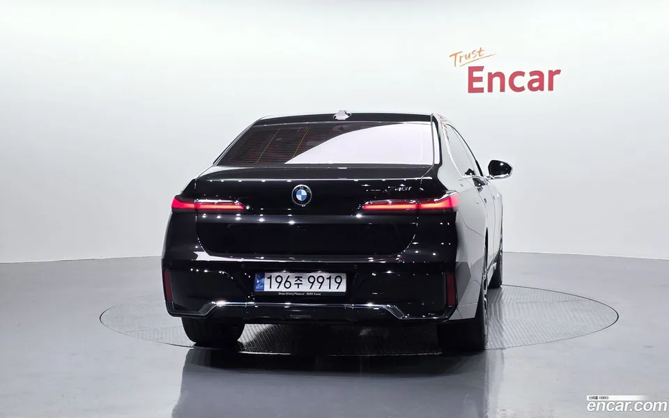 BMW 7 Series 740i sDrive M 2023 — миниатюра 4