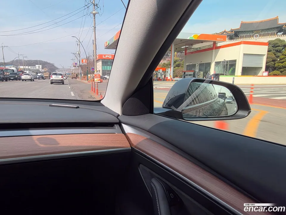Tesla Model 3 AWD 2022 — миниатюра 4