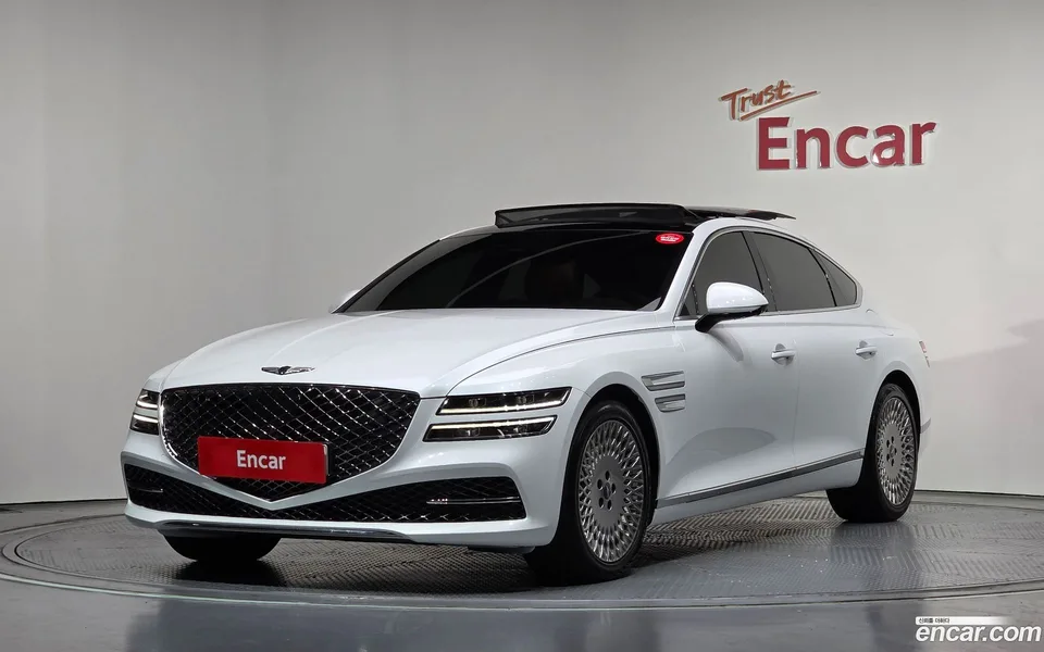 Genesis G80 2.5 2WD 2023 — фото 1, купить с доставкой в Москву