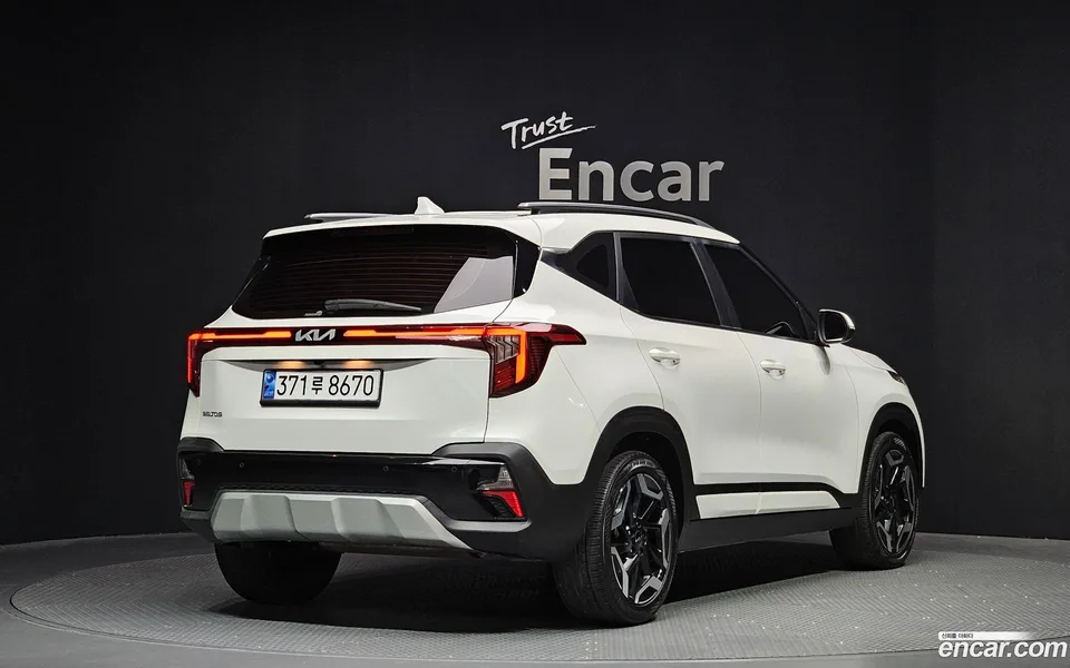 Kia Seltos 2.0 2WD 2023 — миниатюра 2