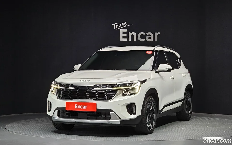 Kia Seltos 2.0 2WD 2023 — фото 1, купить с доставкой в Москву