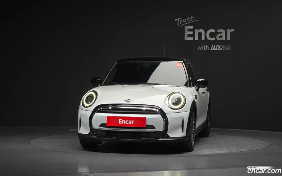 MINI Cooper 5 2023 — миниатюра 3