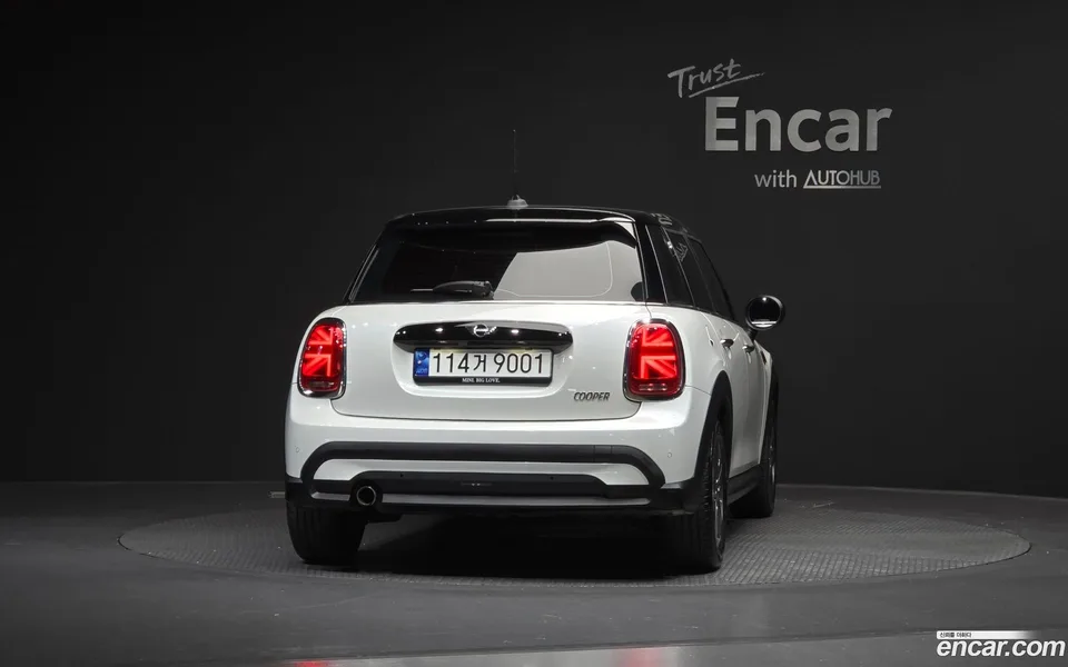 MINI Cooper 5 2023 — миниатюра 4