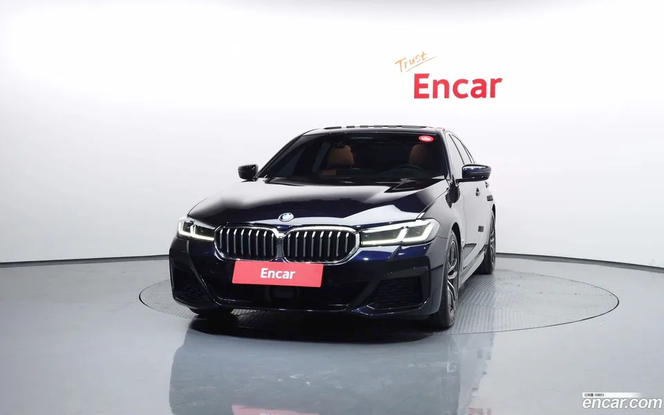 BMW 5 Series 520i M 2023 — миниатюра 3