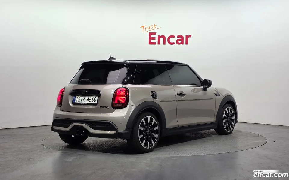 MINI Cooper S 2023 — миниатюра 2