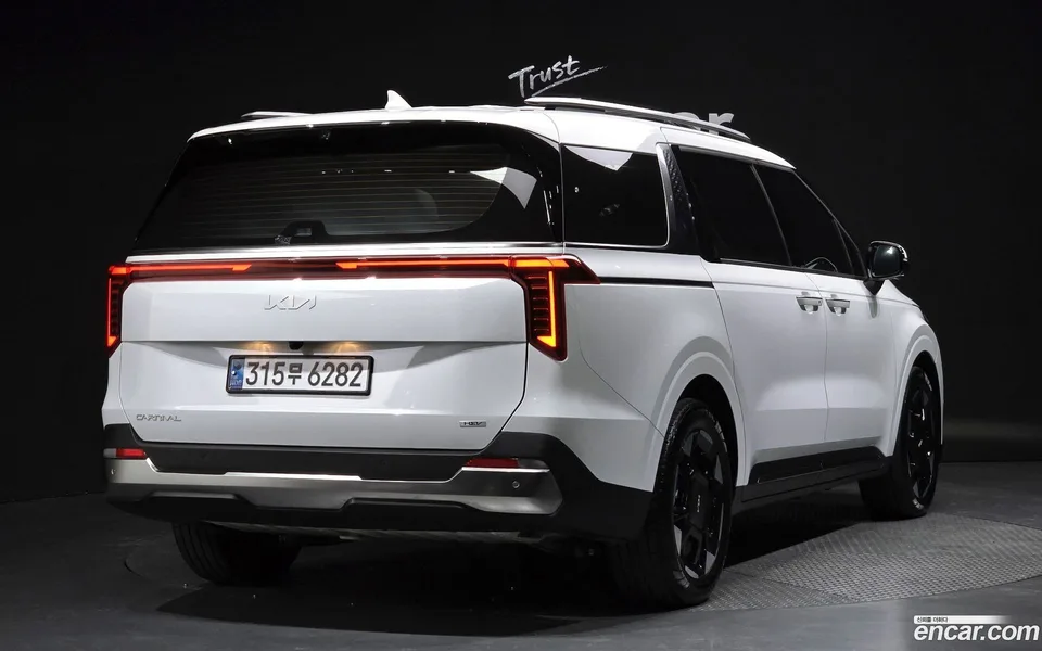 Kia Carnival HEV 7 2024 — миниатюра 2