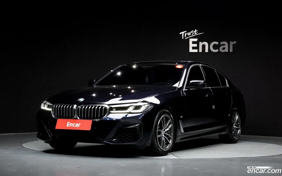 BMW 5 Series 520i M 2023 — фото 1, купить с доставкой в Москву