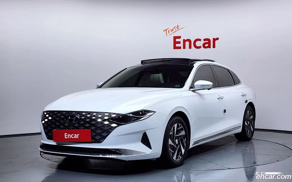 Hyundai Grandeur IG Hybrid 2022 — фото 1, купить с доставкой в Москву