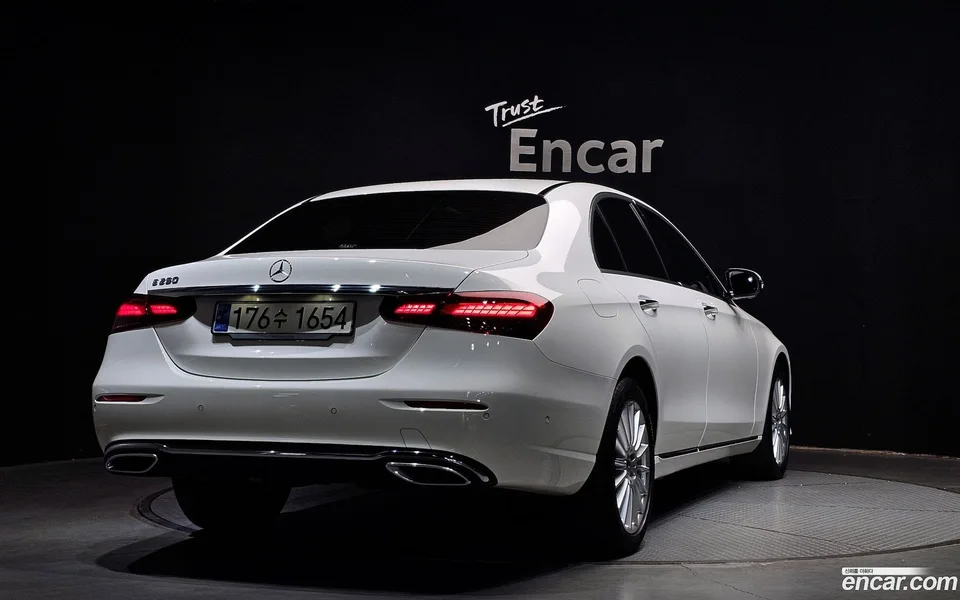 Mercedes-Benz E-Class E250 2023 — миниатюра 2