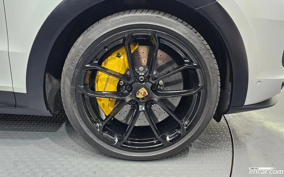 Porsche Cayenne 4.0 GT 2023 — миниатюра 5