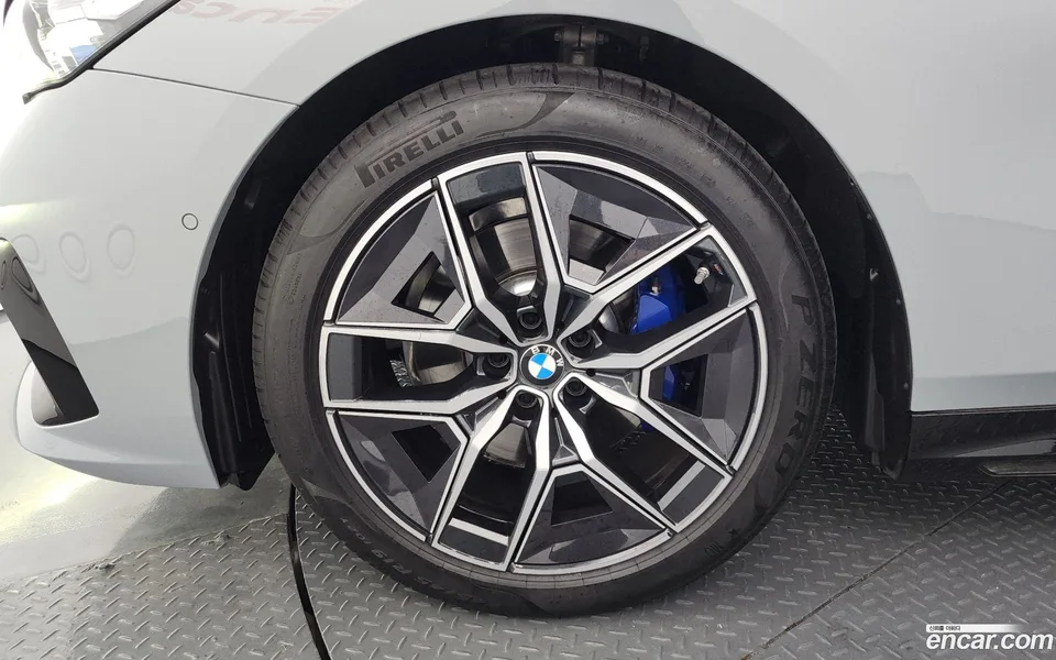 BMW 5 Series 520i M 2025 — миниатюра 5