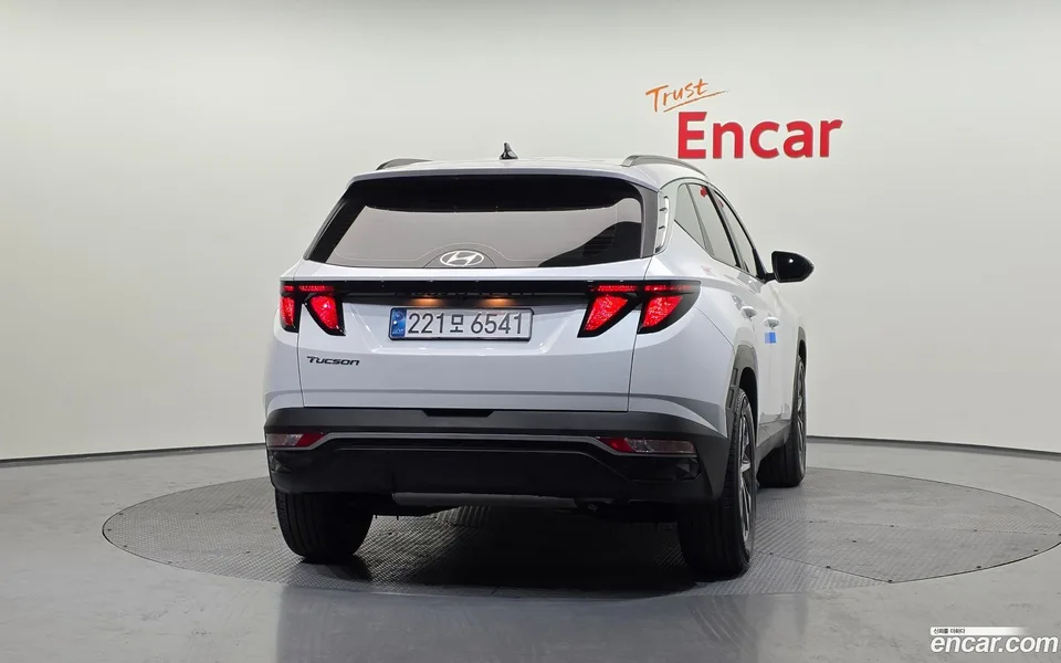 Hyundai Tucson Hybrid 2WD 2023 — миниатюра 4