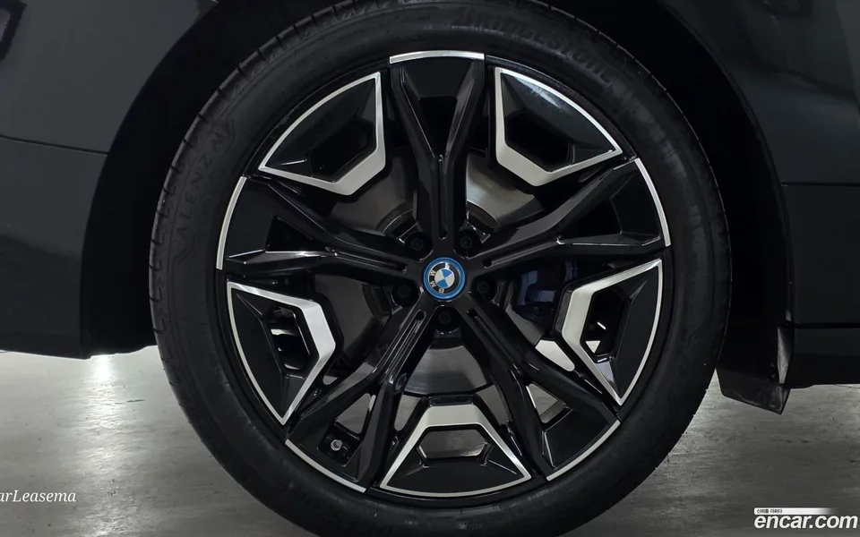 BMW iX xDrive50 2024 — миниатюра 5