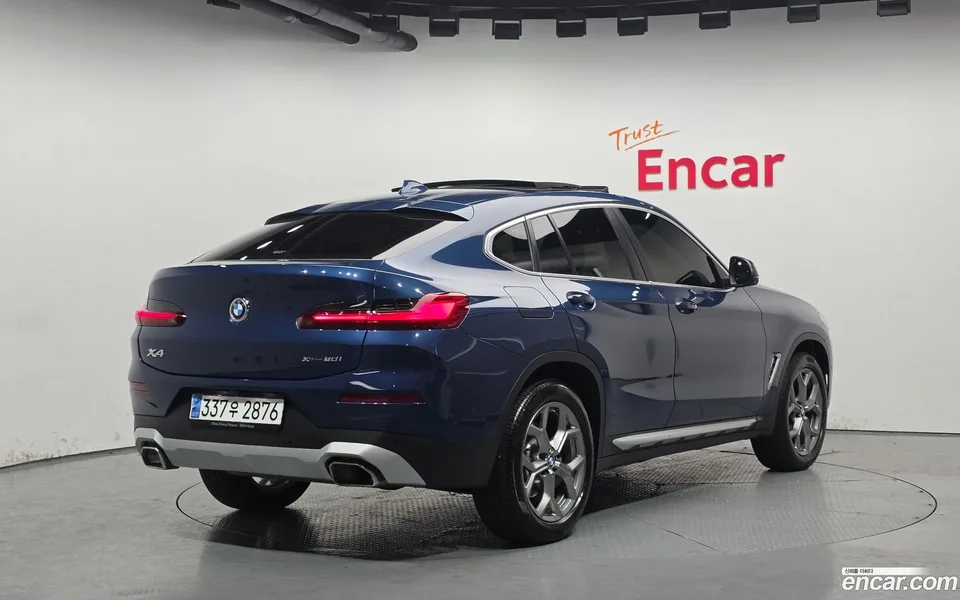 BMW X4 xDrive20i xLine 2023 — миниатюра 2