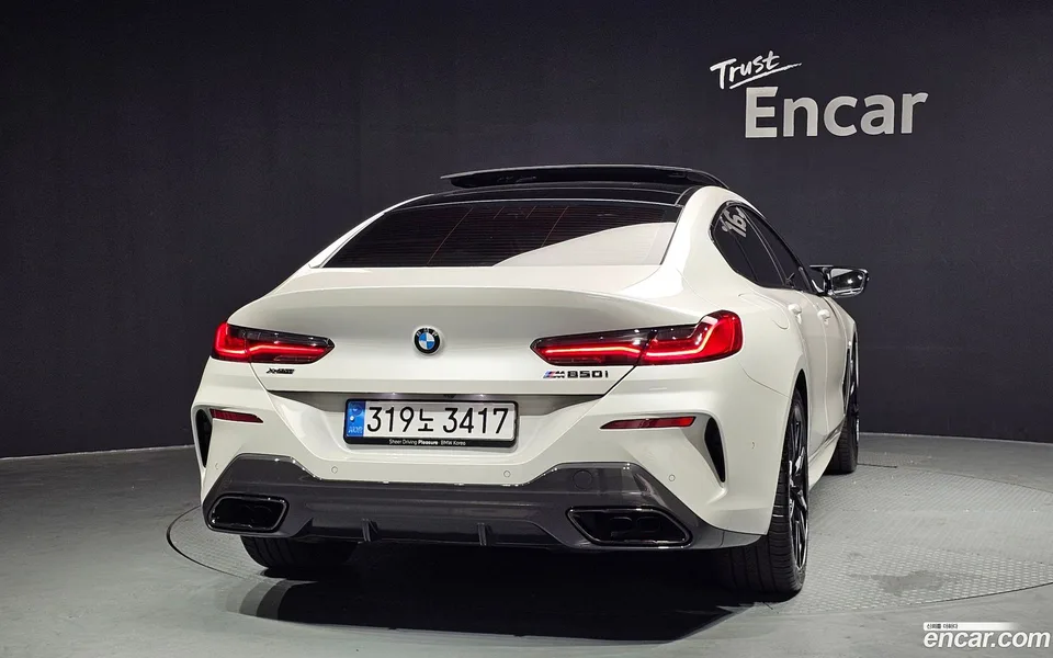 BMW 8 Series M850i xDrive 2025 — миниатюра 4