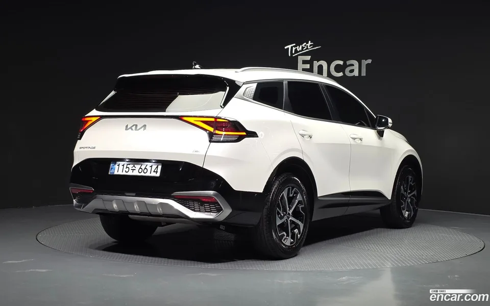 Kia Sportage Hybrid 2WD 2024 — миниатюра 2