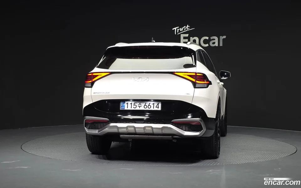Kia Sportage Hybrid 2WD 2024 — миниатюра 4