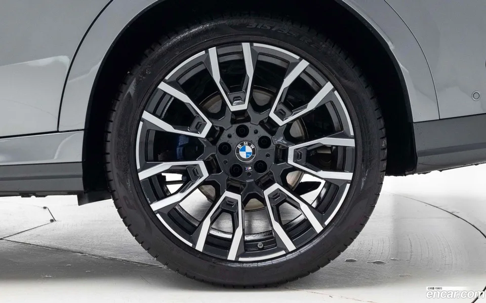 BMW X6 xDrive40i M 2025 — миниатюра 5