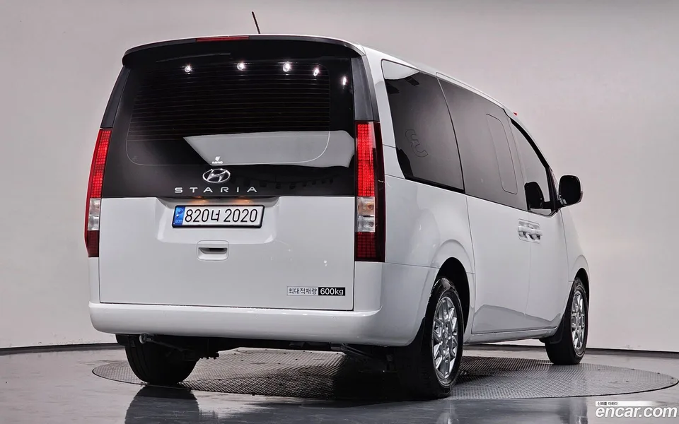 Hyundai Staria 5 2023 — миниатюра 2