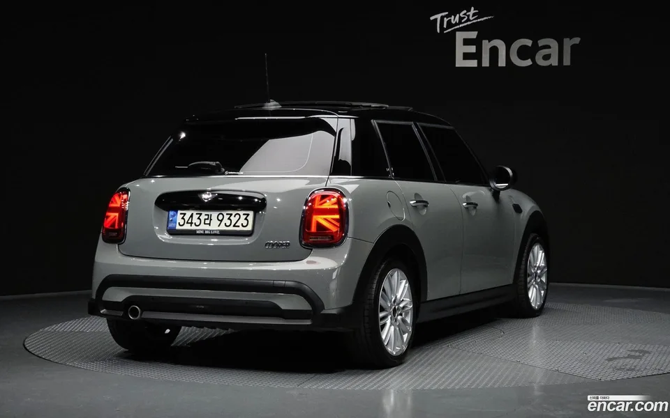 MINI Cooper 5 2022 — миниатюра 2