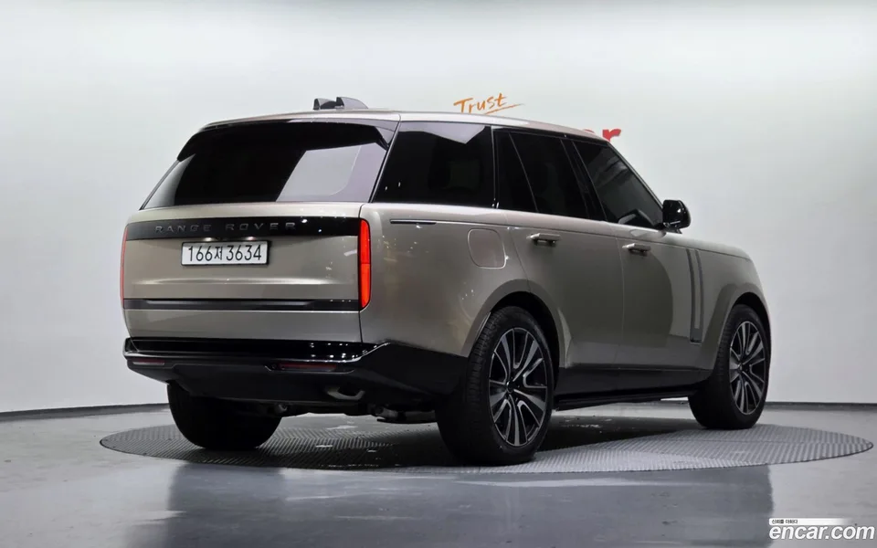 Land Rover Range Rover P550E AB 2025 — миниатюра 2