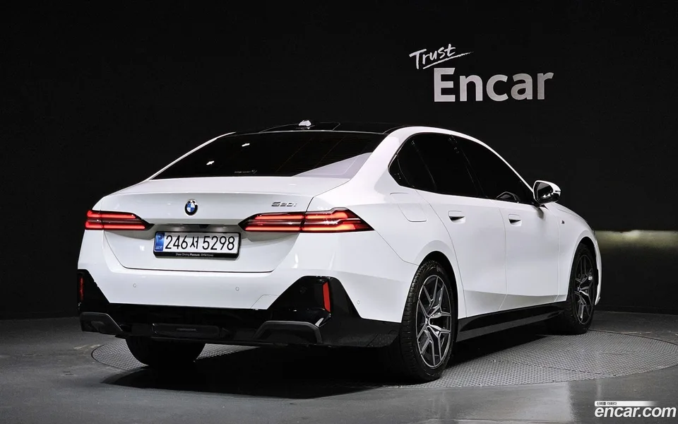 BMW 5 Series 520i M 2025 — миниатюра 2