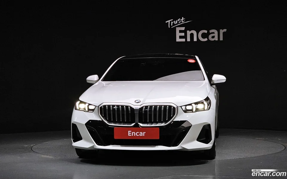 BMW 5 Series 520i M 2025 — миниатюра 3