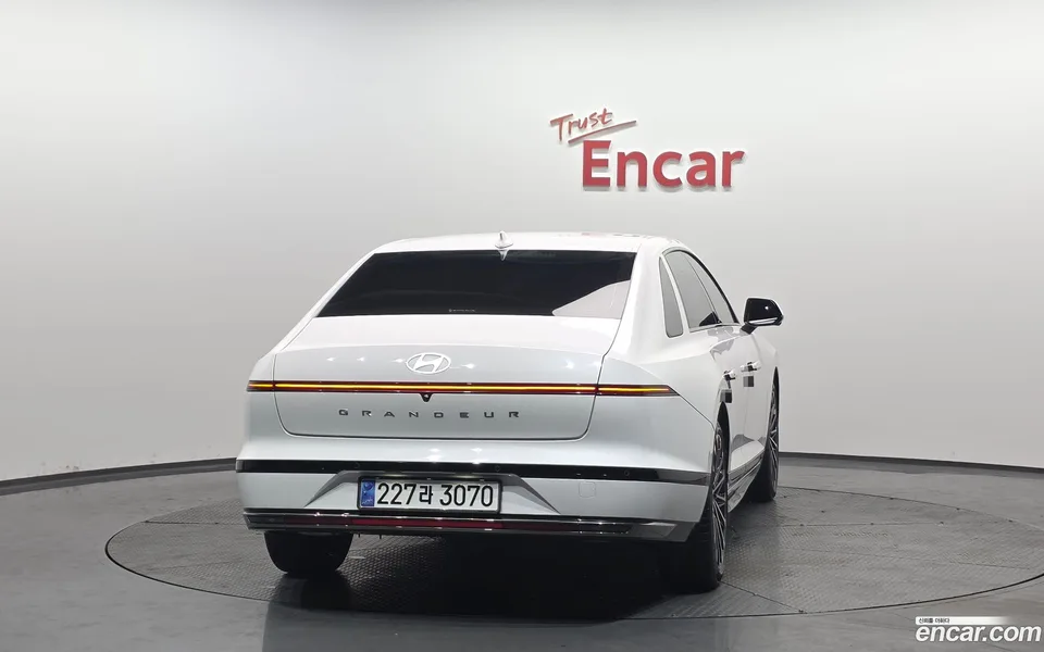Hyundai Grandeur Hybrid 2023 — миниатюра 4