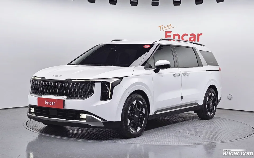 Kia Carnival 9 2024 — фото 1, купить с доставкой в Москву
