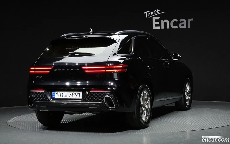 Genesis GV70 2.5T 2WD 2023 — миниатюра 2