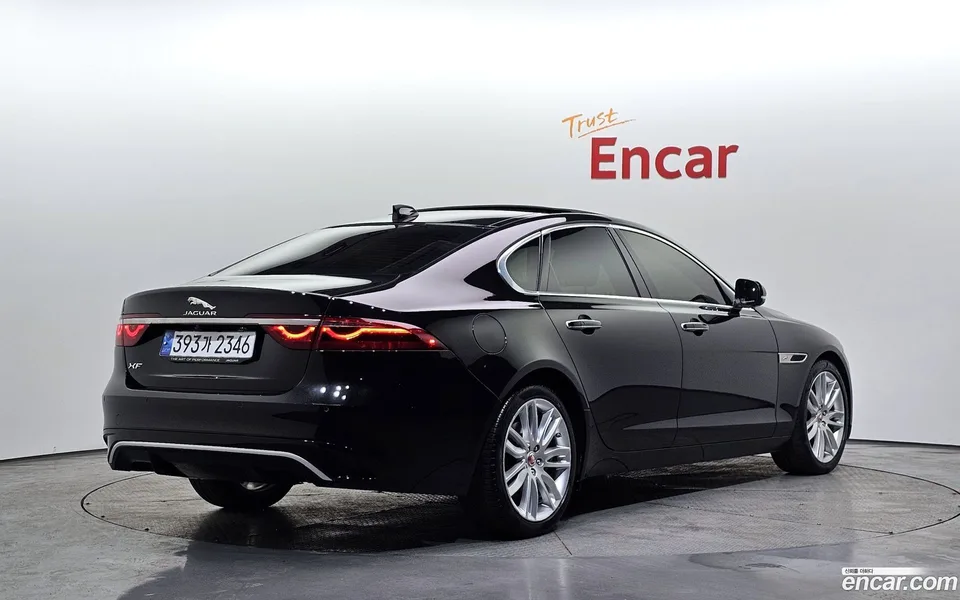 Jaguar XF P250 SE 2022 — миниатюра 2