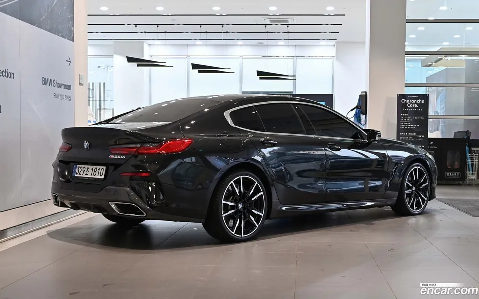 BMW 8 Series M850i xDrive 2024 — миниатюра 2