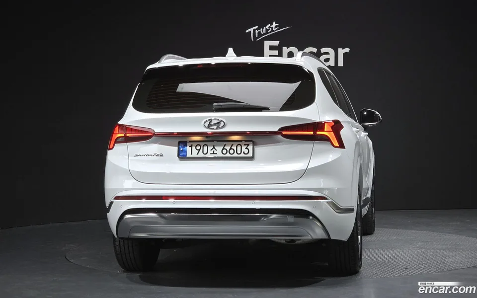 Hyundai SantaFe HEV 1.6 2WD 2023 — миниатюра 4