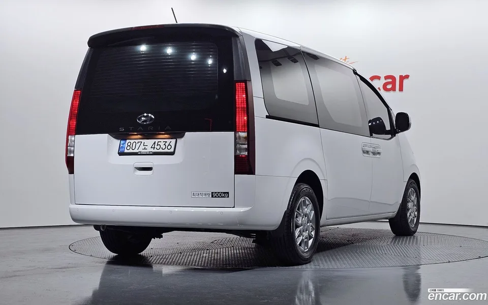 Hyundai Staria 3 2023 — миниатюра 2