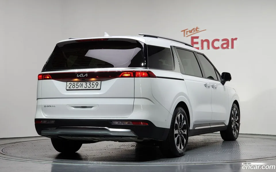 Kia Carnival 7 2023 — миниатюра 2