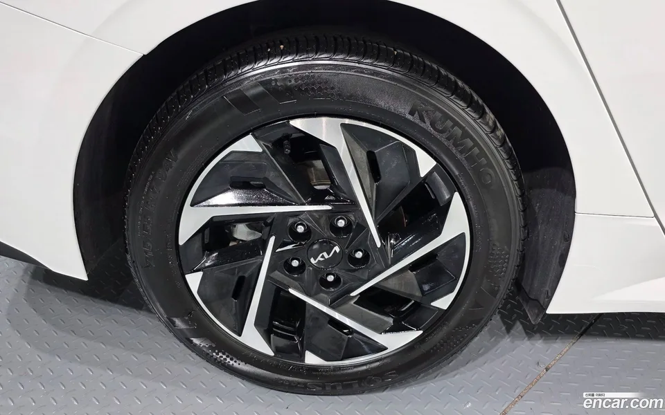 Kia K5 Hybrid 2024 — миниатюра 5