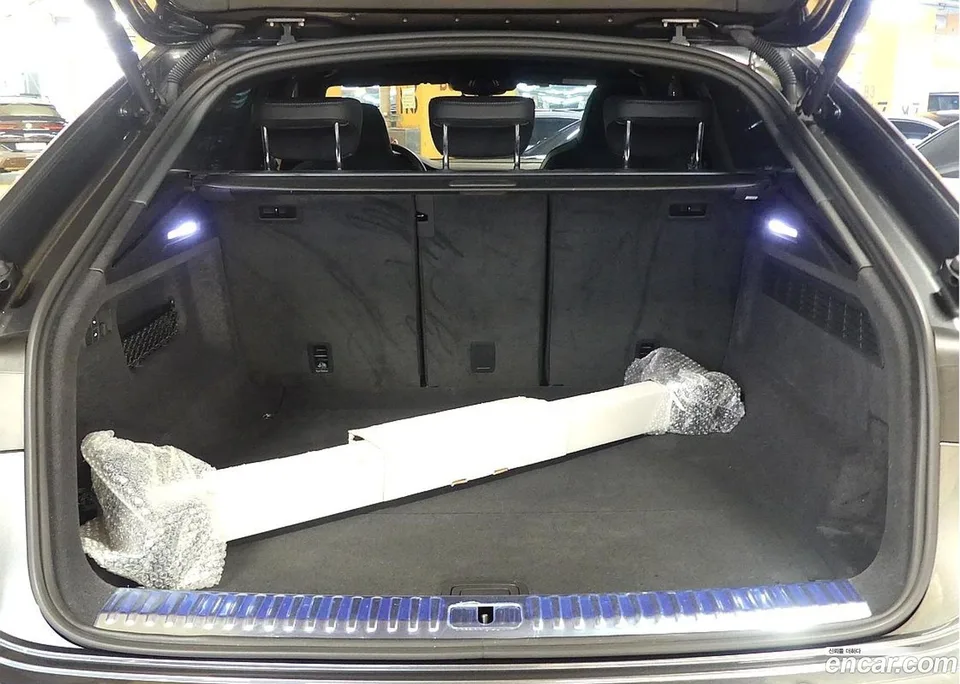 Audi Q8 (4M) 55 TFSI 2023 — миниатюра 4