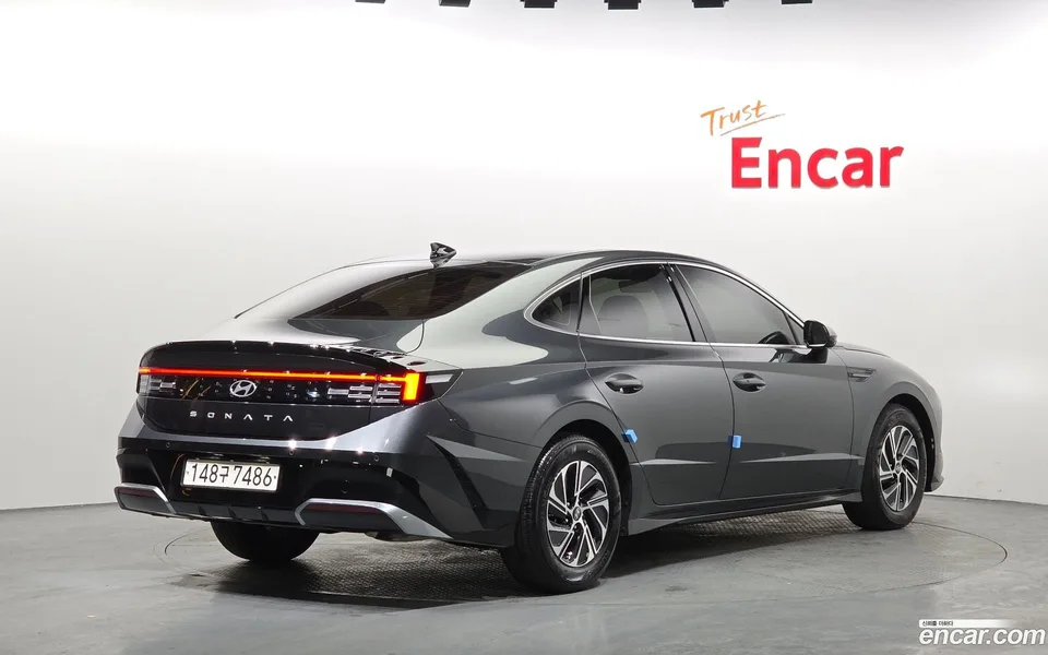 Hyundai Sonata The Edge Hybrid 2023 — миниатюра 2