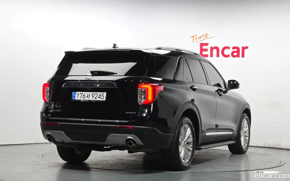 Ford Explorer 2.3 4WD 2022 — миниатюра 2