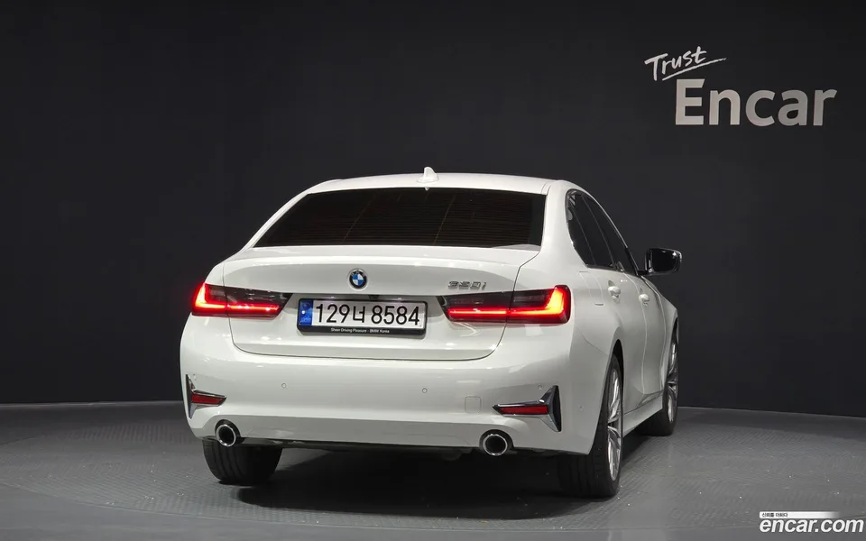 BMW 3 Series 320i 2022 — миниатюра 4