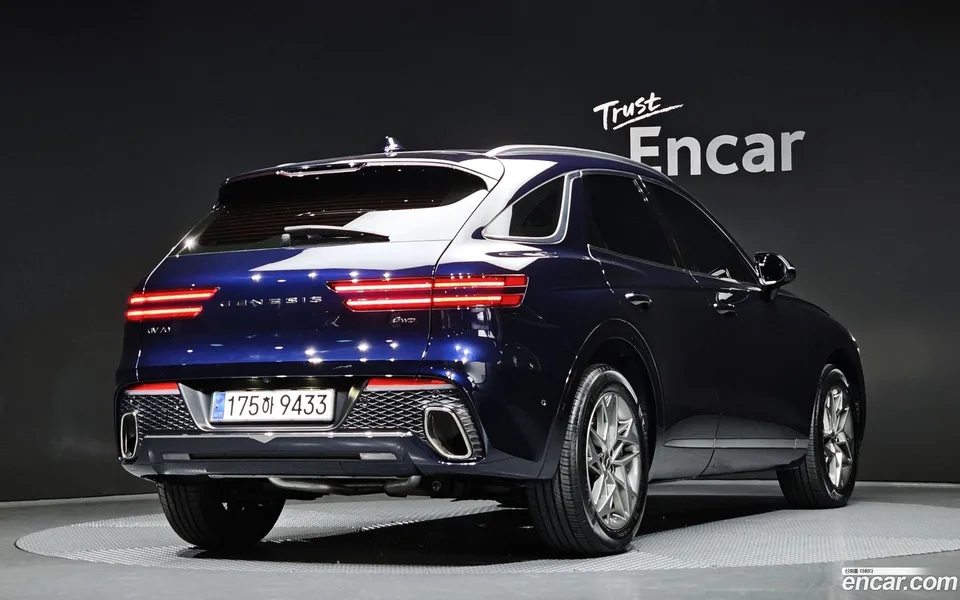 Genesis GV70 2.5T 2WD 2023 — миниатюра 2