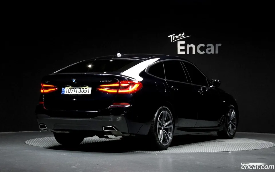 BMW 6 Series GT 620d M 2023 — миниатюра 2