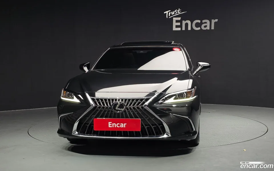 Lexus ES 300h 2023 — миниатюра 3