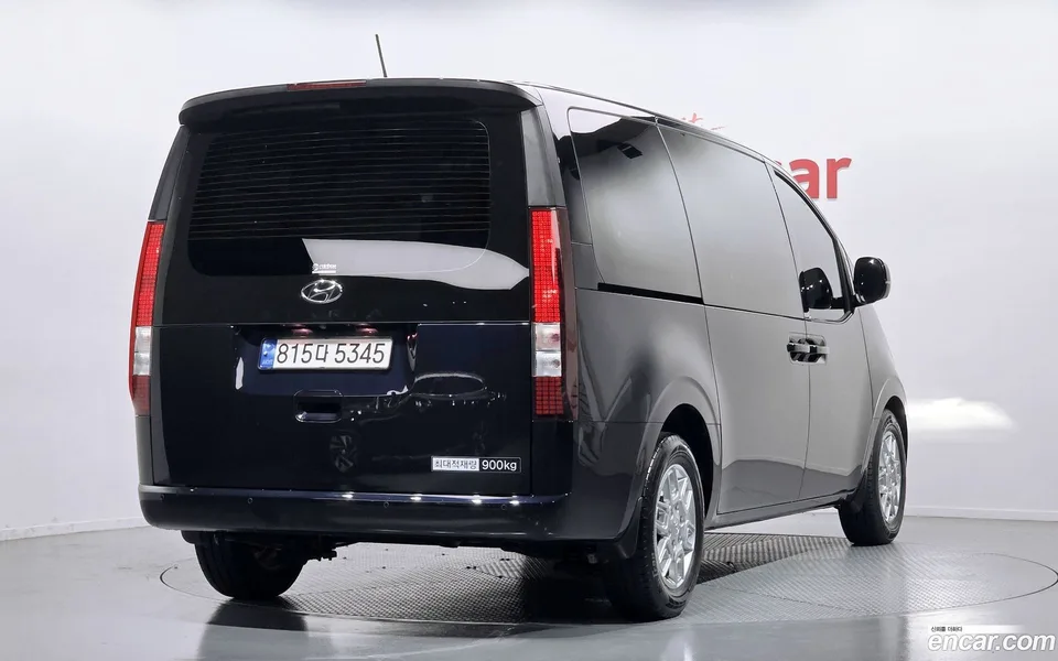 Hyundai Staria 3 2023 — миниатюра 2
