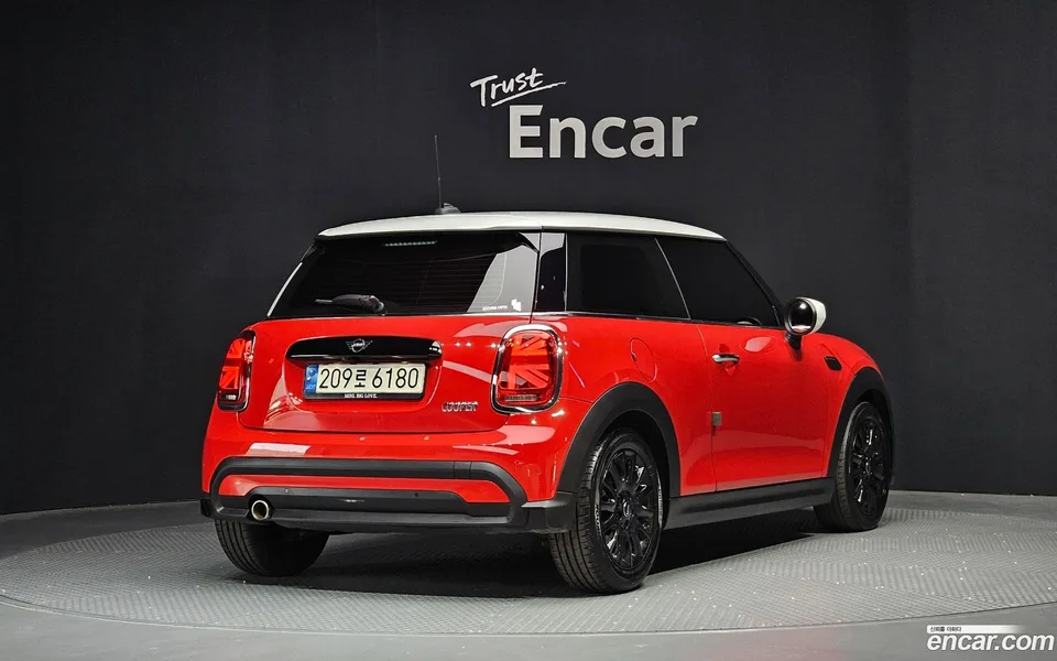 MINI Cooper 2023 — миниатюра 2