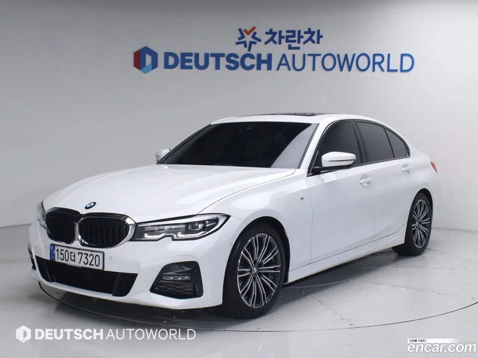 BMW 3 Series 320i 2022 — фото 1, купить с доставкой в Москву