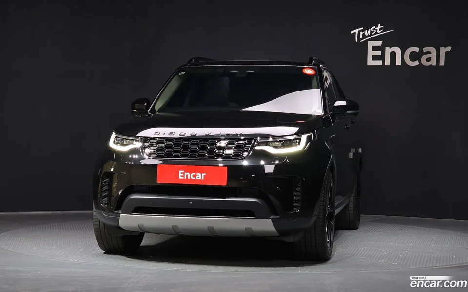 Land Rover Discovery 2.0 P300 SE 2023 — миниатюра 3