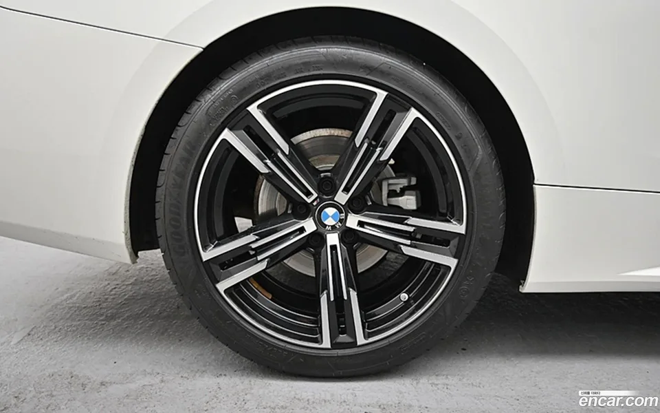 BMW 4 Series 420i M 2023 — миниатюра 5