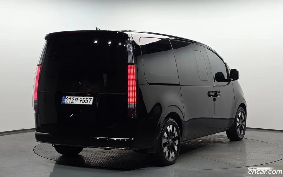 Hyundai Staria HEV 1.6 7 2024 — миниатюра 2